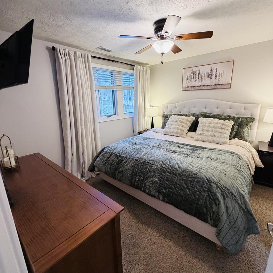 Three Ridges 405 king master bedroom